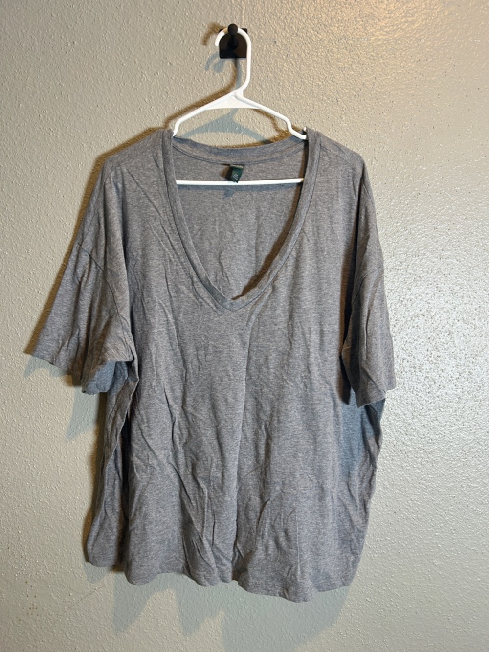 wild fable Gray V-Neck Short Sleeve Tee